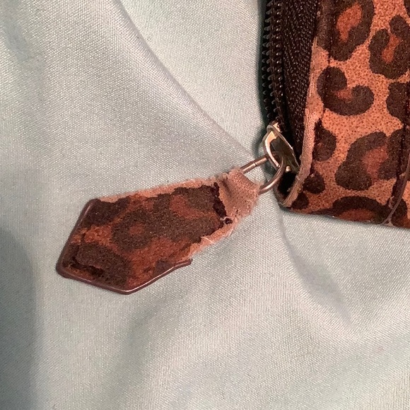 Steve Madden leopard print wallet. In google condition, some wear on zipper tag - Picture 6 of 6